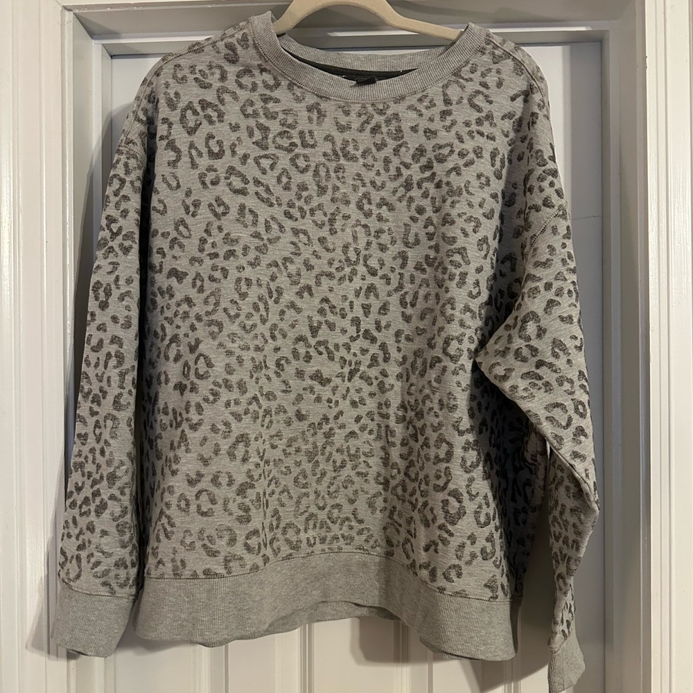 Eddie Bauer Gray Animal Print Women's Sweater